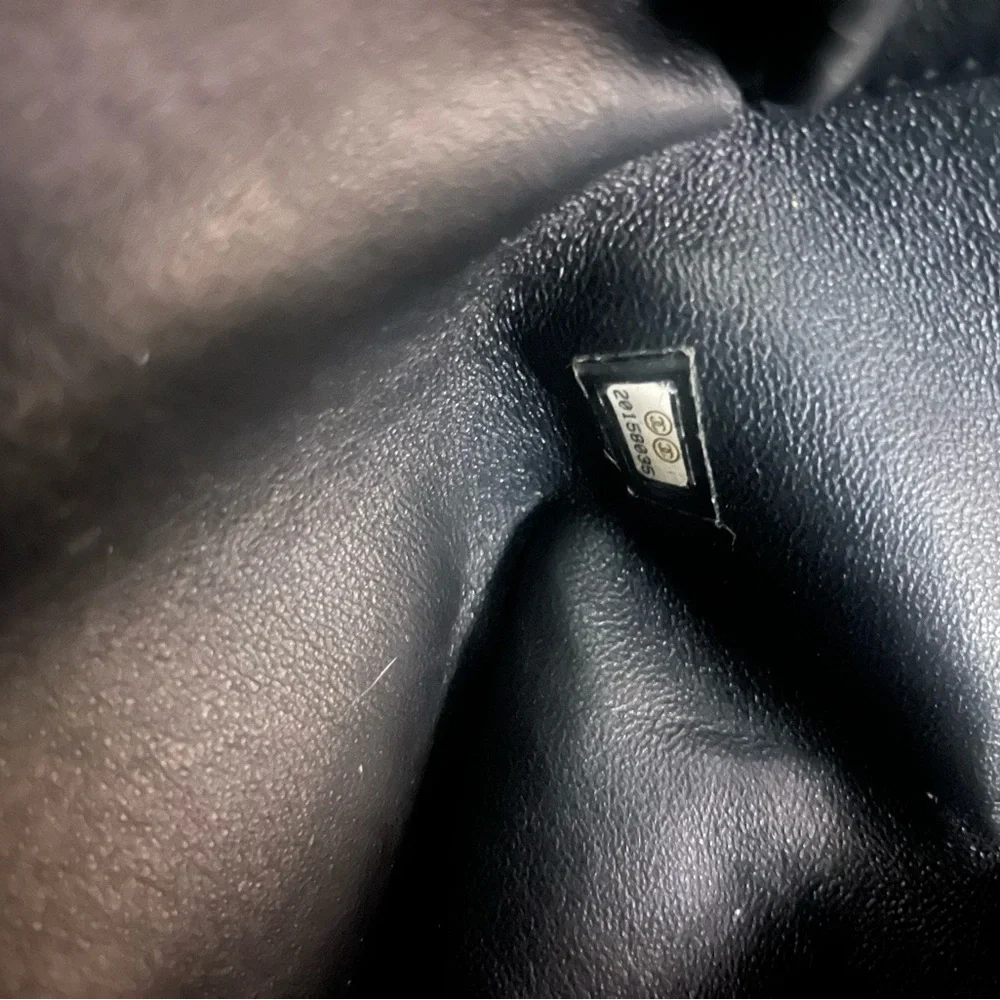 Chanel Caviar Large Be Tote- 100% authentic east west style - Picture 10 of 12